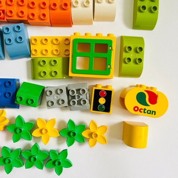 LEGO Duplo Mixed Lot Airplane Cars Figures Window Flowers Cupcake Blocks 71 pcs - Picture 6 of 10